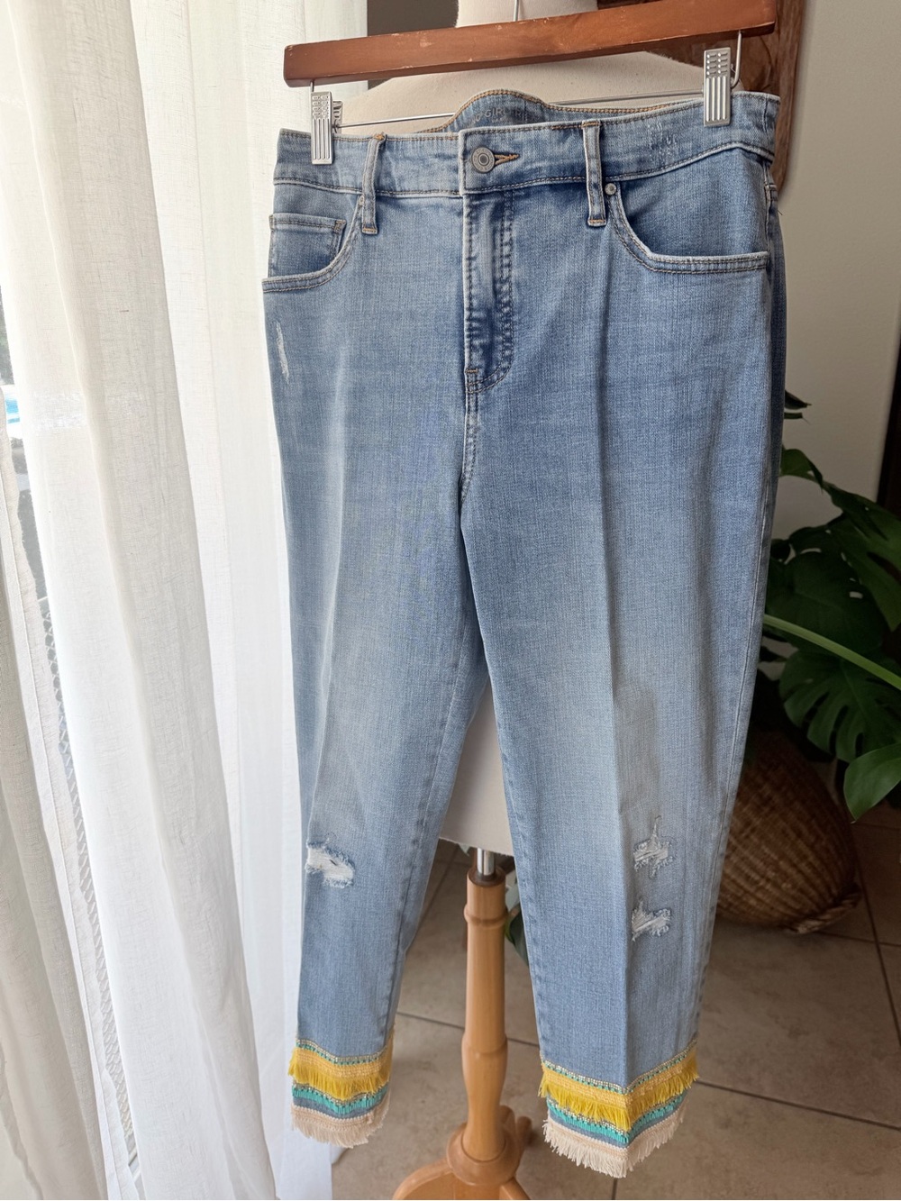 Chico's So Slimming Crop Jeans Fringe Hem Beaded Size 0.5 US 6